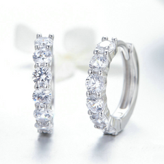 Boucles d’Oreilles Créoles Brillants en argent 925 plaqué or blanc avec zircons blancs - Photo 4