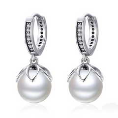 Boucles d’Oreilles Créoles Pendentif Perles en argent 925 plaqué or blanc avec zircons blancs
