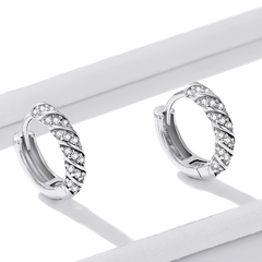 Boucles d’Oreilles Créoles Brillants en argent 925 plaqué or blanc avec zircons blancs - Photo 4