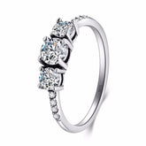 Bague Trilogie en argent 925 plaqué or blanc avec trois zircons blancs taille brillant