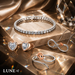 Coffret "Romance Infinie" : Parure Rose et Cœurs avec Bague, Collier, Bracelet Tennis et Boucles d'Oreilles.