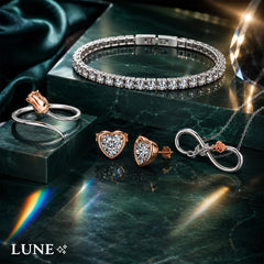Coffret "Romance Infinie" : Parure Rose et Cœurs avec Bague, Collier, Bracelet Tennis et Boucles d'Oreilles.