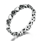 Bague Petits Coeurs en argent 925 plaqué or blanc avec zircons noirs