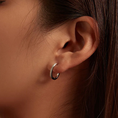 Boucles d’Oreilles Créoles Brillants en argent 925 plaqué or blanc avec zircons blancs - Photo 2