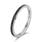 Bague Éternité en argent 925 plaqué or blanc avec zircons noirs