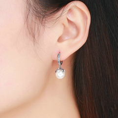 Boucles d’Oreilles Créoles Pendentif Perles en argent 925 plaqué or blanc avec zircons blancs - Photo 2