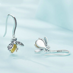 Boucles d’Oreilles Créoles Pendentif Abeilles en argent 925 plaqué or blanc avec zircons jaunes - Photo 4