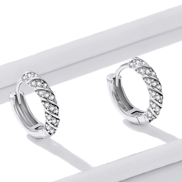 Boucles d’Oreilles Créoles Brillants en argent 925 plaqué or blanc avec zircons blancs - Photo 4