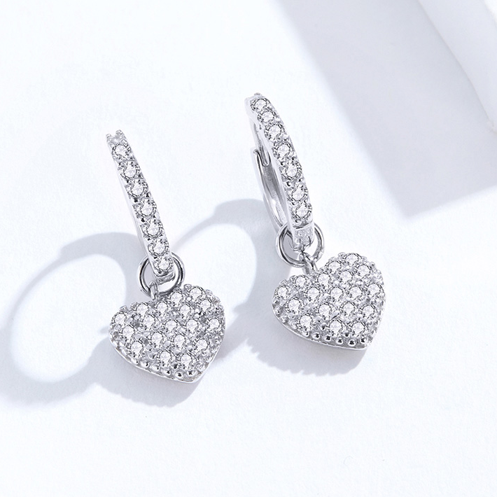 Boucles d’Oreilles Créoles avec Coeurs en argent 925 plaqué or blanc avec zircons blancs - Photo 3