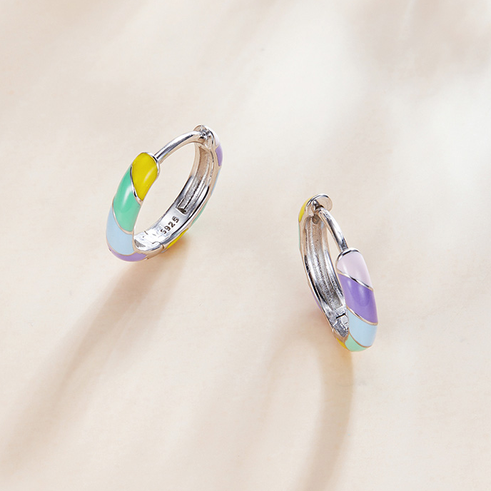Boucles d’Oreilles Créoles Émaillées Argent Sterling 925 plaqué or blanc émaillé à la main - Photo 4