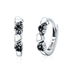 Boucles d’Oreilles Créoles Coeurs en argent 925 plaqué or blanc avec zircons noirs