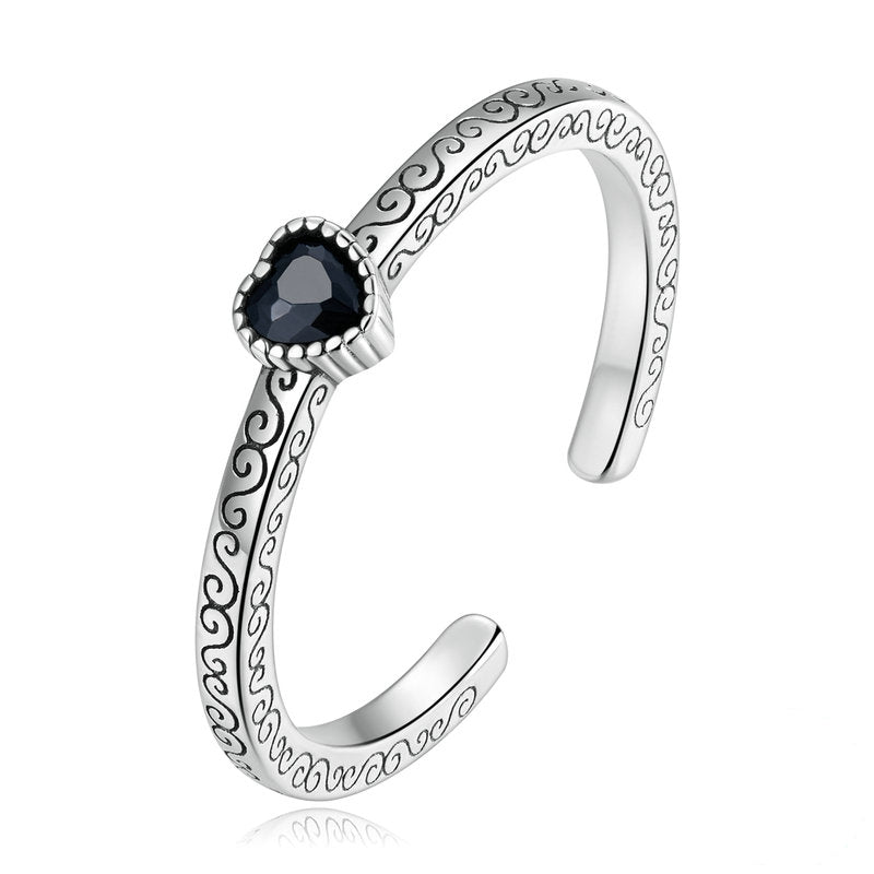 Bague Coeur Noir en argent 925 plaqué or blanc ajustable avec zircon noir et gravures faites à la main