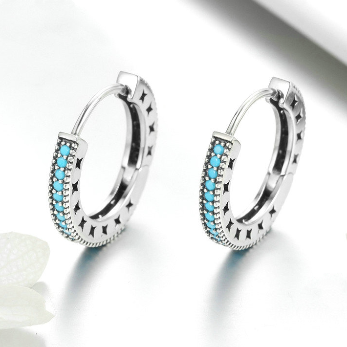 Boucles d’Oreilles Créoles Bleus en argent 925 plaqué or blanc avec zircons bleus - Photo 4
