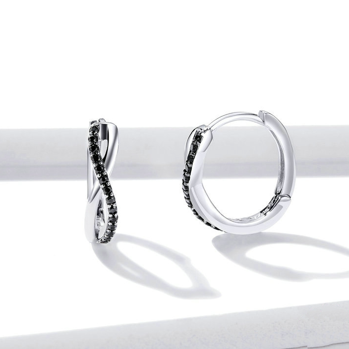Boucles d’Oreilles Créoles Tressées en argent 925 plaqué or blanc avec zircons noirs - Photo 4