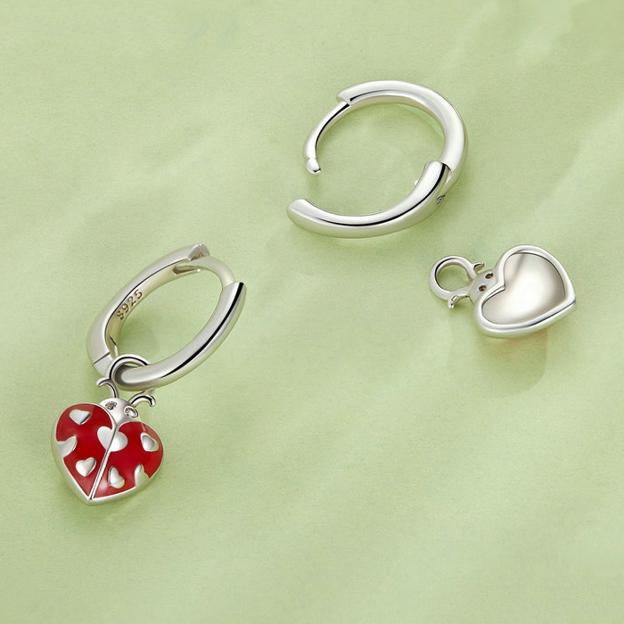 Boucles d'Oreilles Créoles Pendentif Coccinelles - Image 5