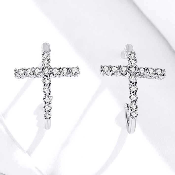 Boucles d'Oreilles Créoles avec Croix - Image 4