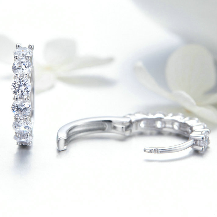 Boucles d’Oreilles Créoles Brillants en argent 925 plaqué or blanc avec zircons blancs - Photo 5