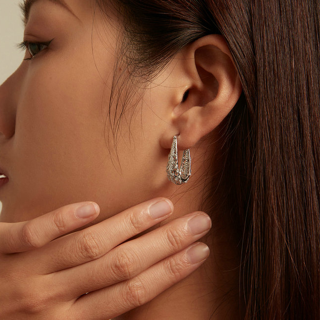 Boucles d’Oreilles Créoles Ancienne en argent 925 plaqué or blanc avec zircons blancs - Photo 3
