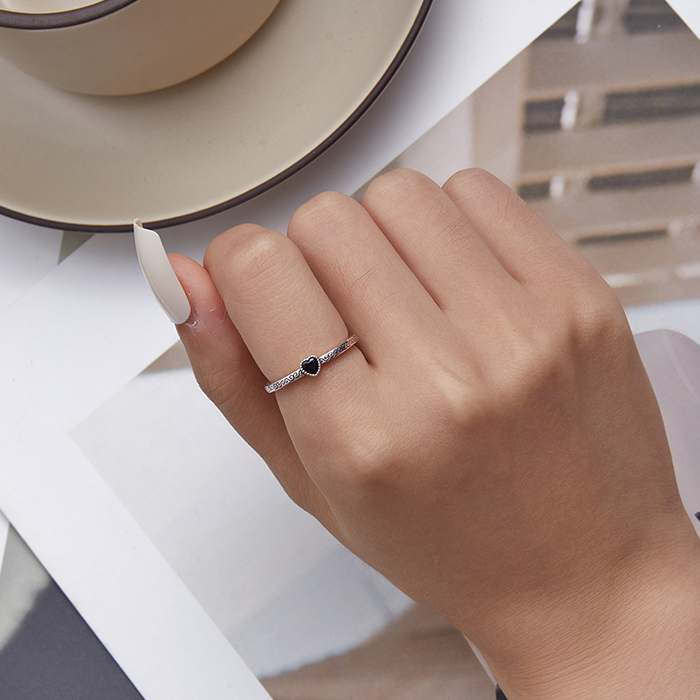 Bague Coeur Noir en argent 925 plaqué or blanc ajustable avec zircon noir et gravures faites à la main - Photo 2