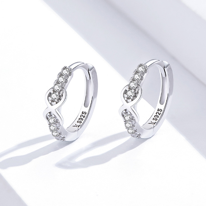 Boucles d’Oreilles Créoles Infini en argent 925 plaqué or blanc avec zircons blancs - Photo 5