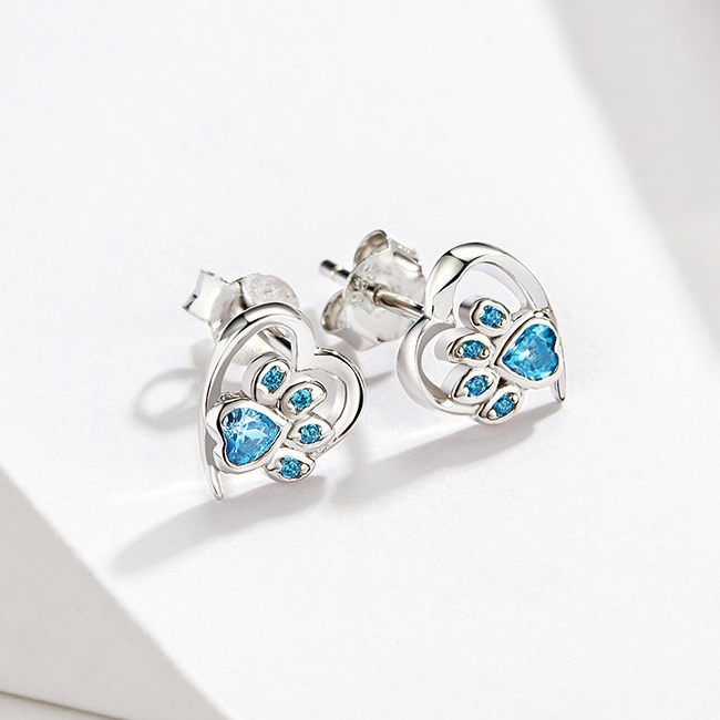 Boucles d'Oreilles Coeur avec Patte - Image 4