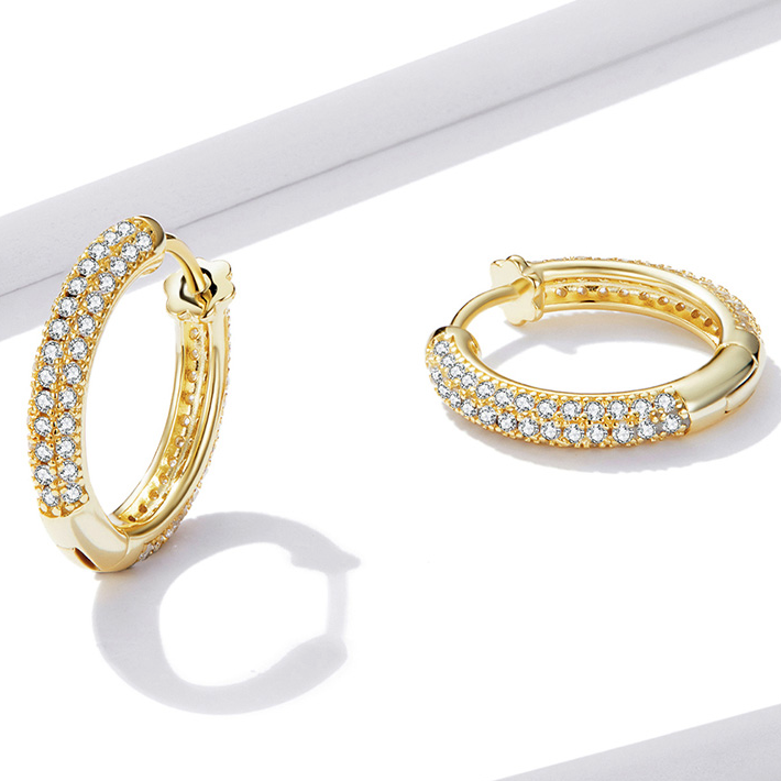 Boucles d’Oreilles Créoles Brillantes en argent 925 plaqué or jaune avec zircons blancs - Photo 4