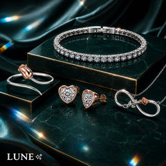 Coffret "Romance Infinie" : Parure Rose et Cœurs avec Bague, Collier, Bracelet Tennis et Boucles d'Oreilles.
