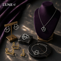 Parure "Chat Cœur" en Argent : Coffret Complet avec Collier, Bracelet, Bague, Boucles d'Oreilles et Set de Piercings.