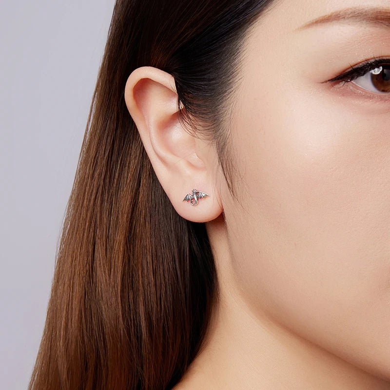 Boucles d'Oreilles Puces Mini Dragon Volant en Argent 925