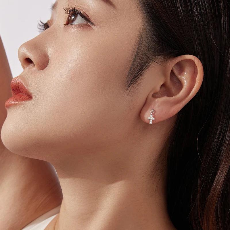 Boucles d'Oreilles Puces Traversantes Croix en Argent 925