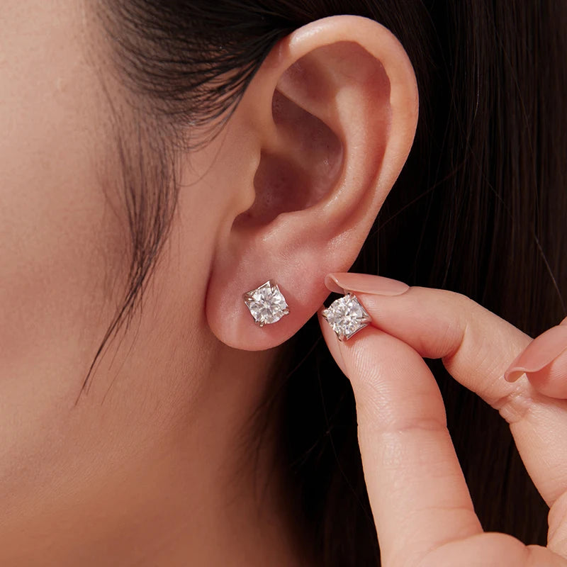 Boucles d'Oreilles Puces Moissanite Taille Carrée 1ct en Argent 925
