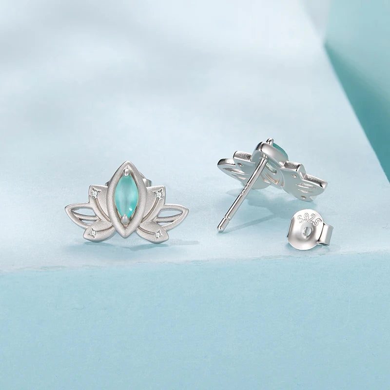 Boucles d'Oreilles Puces Fleur de Lotus en Argent 925