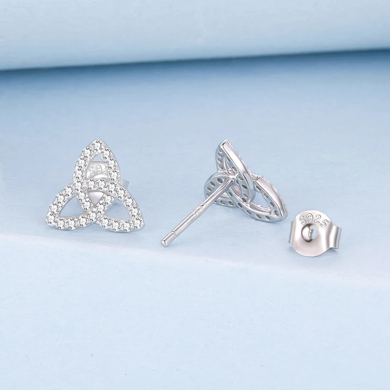 Boucles d'Oreilles Puces Nœud Celtique en Argent 925