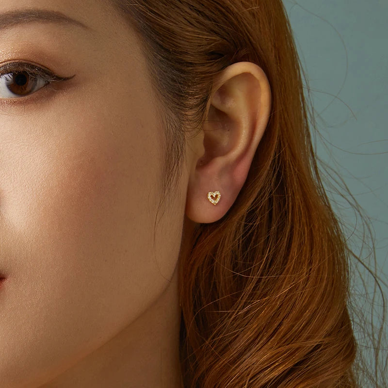 Boucles d'Oreilles Puces Traversantes Cœur en Argent 925