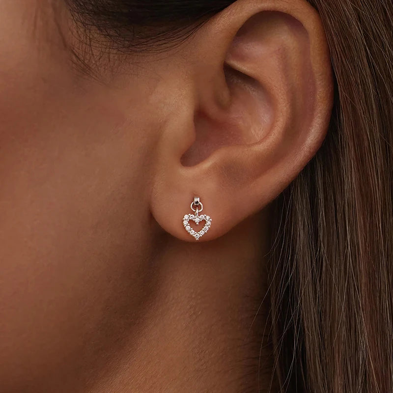 Boucles d'Oreilles Puces Traversantes Cœur en Argent 925
