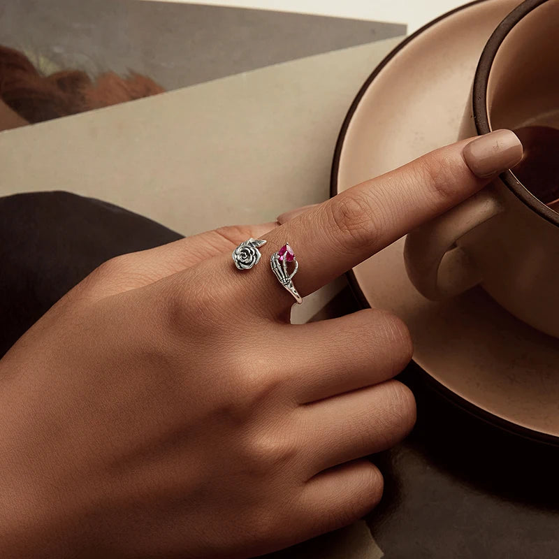 Bague Main Squelette et Rose en Argent 925
