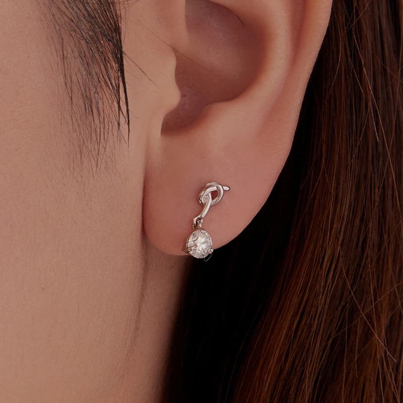 Boucles d'Oreilles Puces Nœud Moissanite en Argent 925 avec Certificats