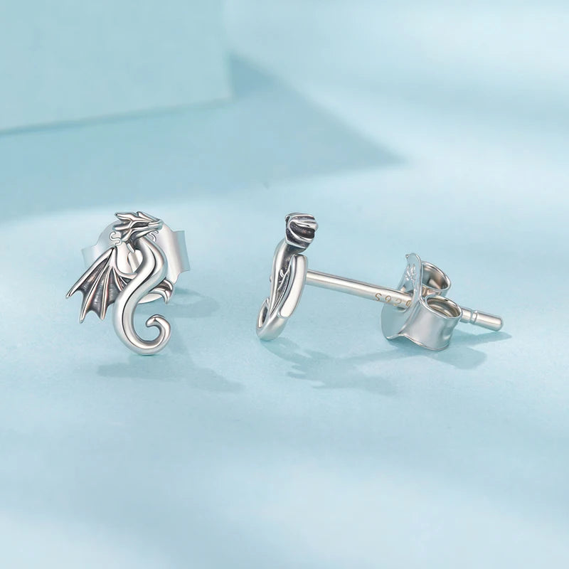 Boucles d'Oreilles Puces Mini Dragon Volant en Argent 925