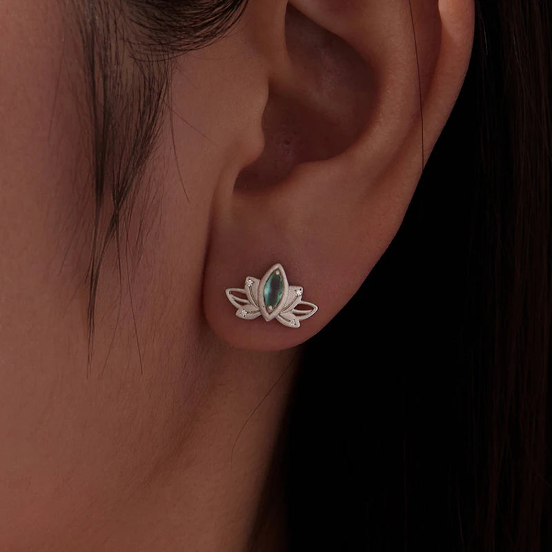 Boucles d'Oreilles Puces Fleur de Lotus en Argent 925