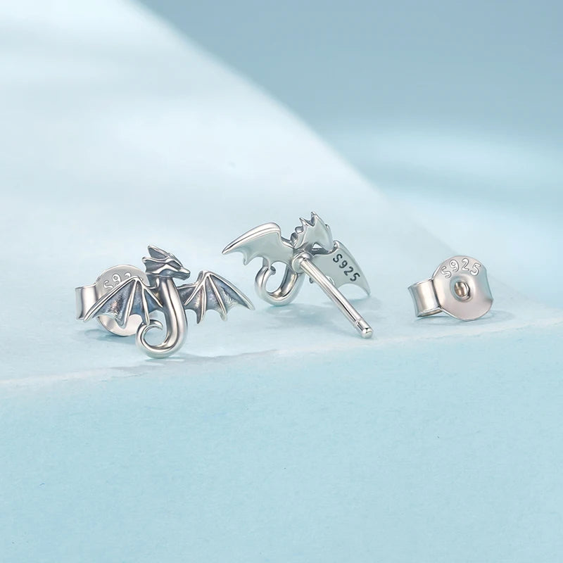 Boucles d'Oreilles Puces Mini Dragon Volant en Argent 925