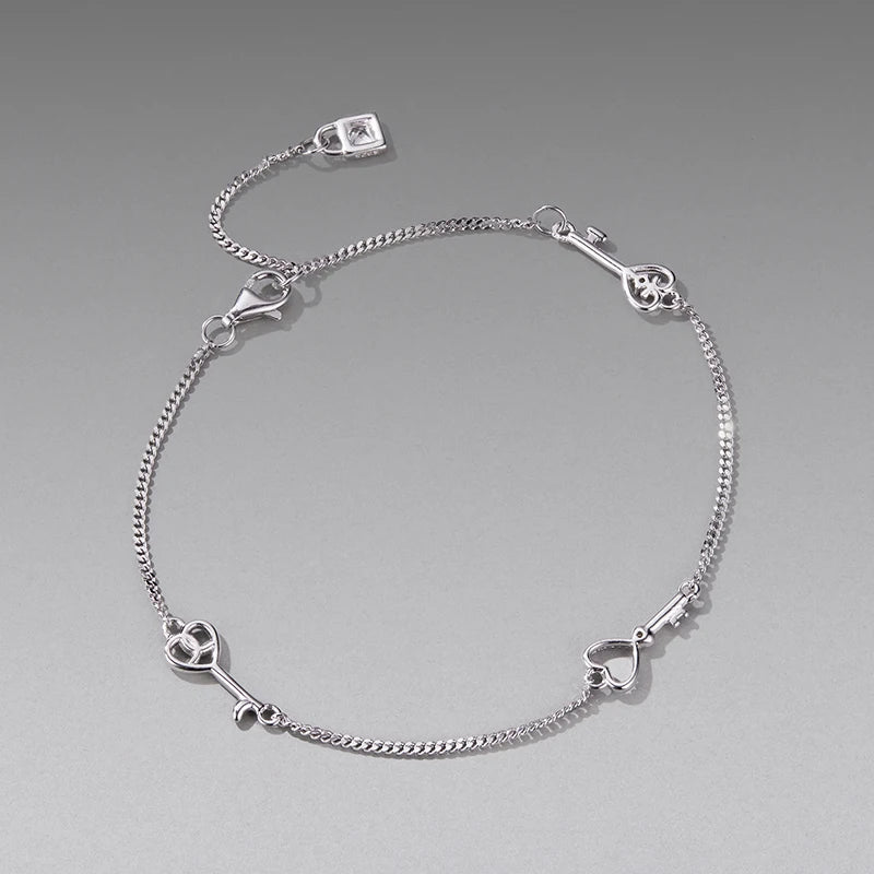 Bracelet à Breloque Clé en Argent 925