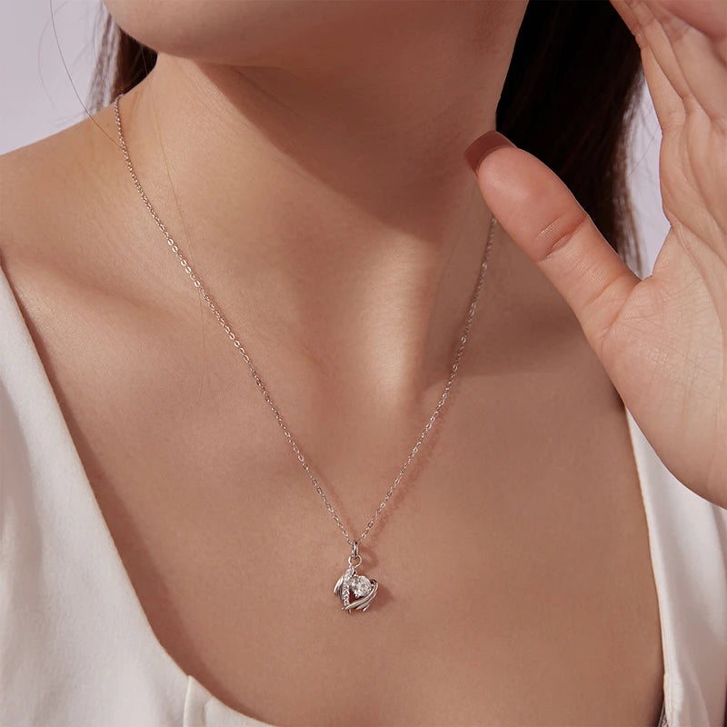 Collier Cœur Ailé Moissanite 0,5ct en Argent 925 avec Certificat
