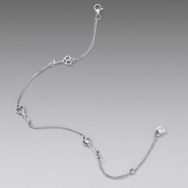 Bracelet à Breloque Clé en Argent 925