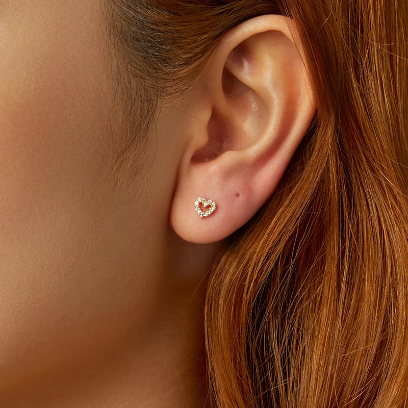 Boucles d'Oreilles Puces Traversantes Cœur en Argent 925