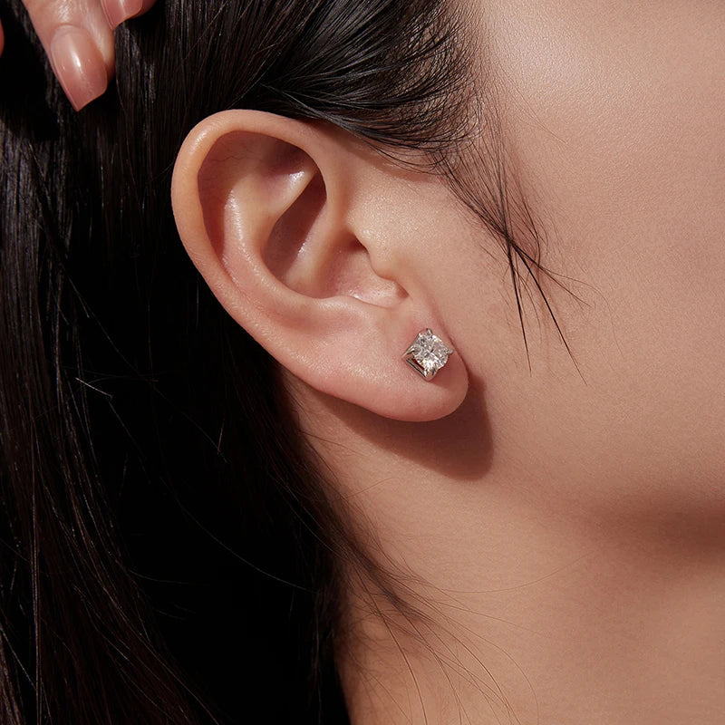 Boucles d'Oreilles Puces Moissanite Taille Carrée 1ct en Argent 925