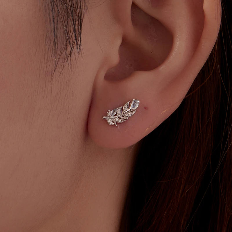 Boucles d'Oreilles Puces Plume de Givre en Argent 925