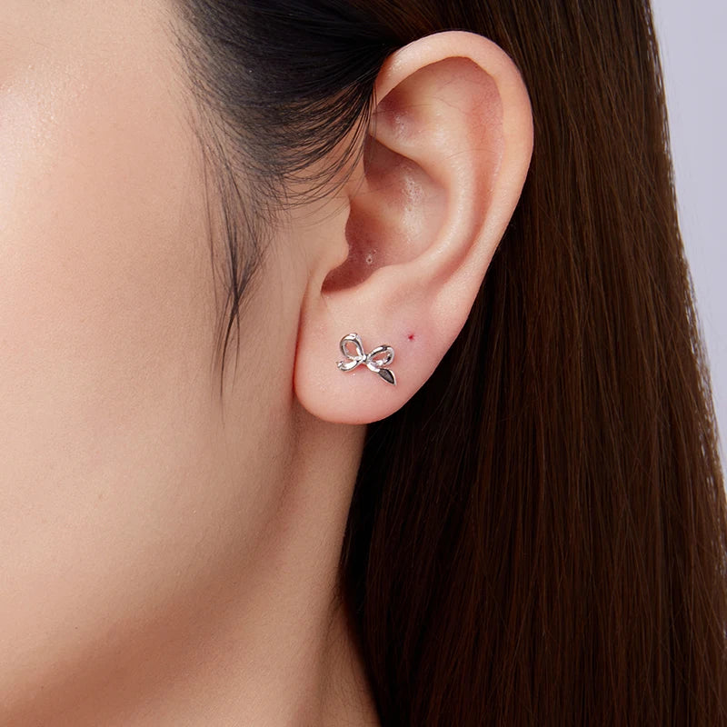 Boucles d'Oreilles Puces Nœud en Argent 925