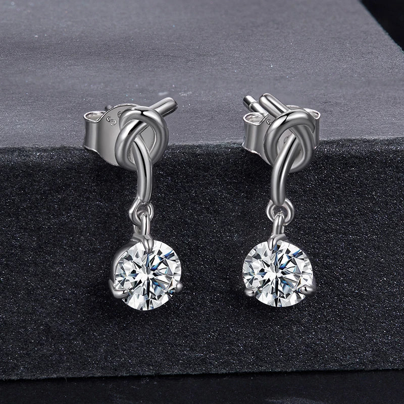 Boucles d'Oreilles Puces Nœud Moissanite en Argent 925 avec Certificats