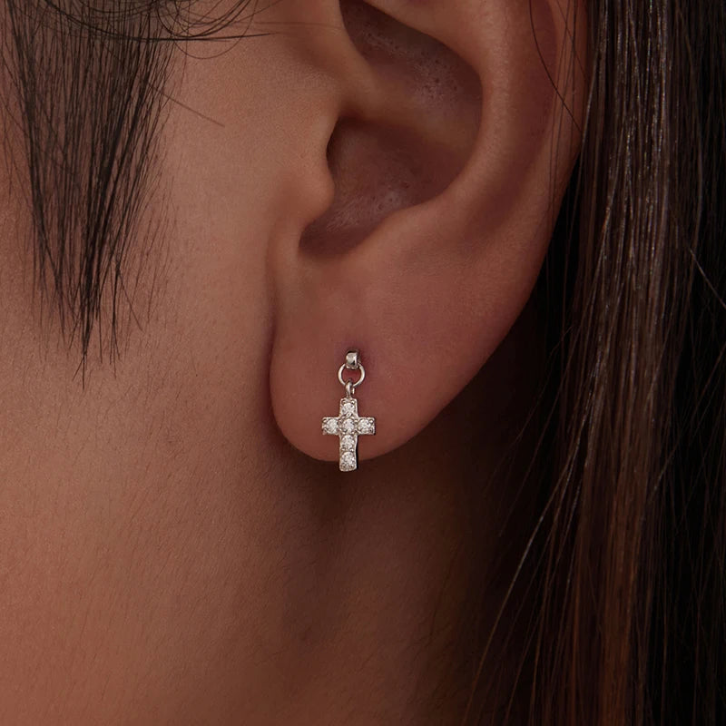 Boucles d'Oreilles Puces Traversantes Croix en Argent 925