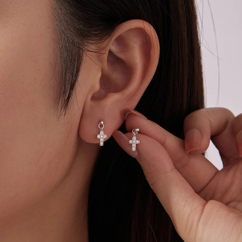 Boucles d'Oreilles Puces Traversantes Croix en Argent 925